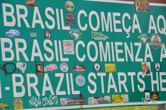 Adesivo dos 1000dias na fronteira mais austral do Brasil, em Chuí, no Rio Grande do Sul